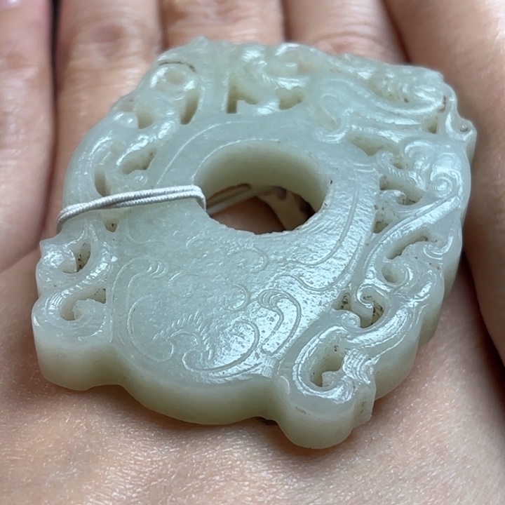 和田玉挂件未镶嵌?