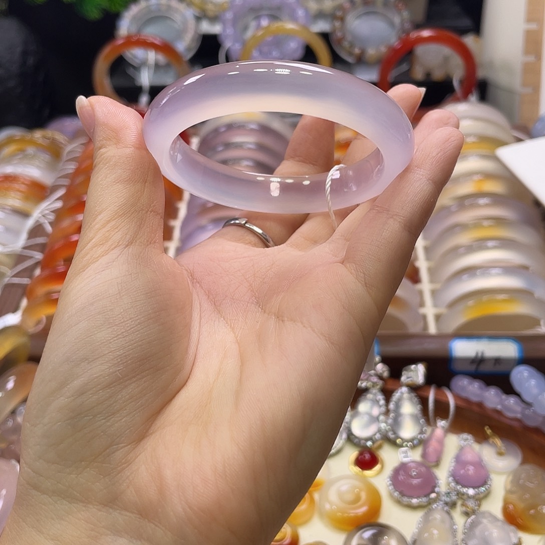 玛瑙/玉髓未镶嵌手镯不同光线不同角度色不同