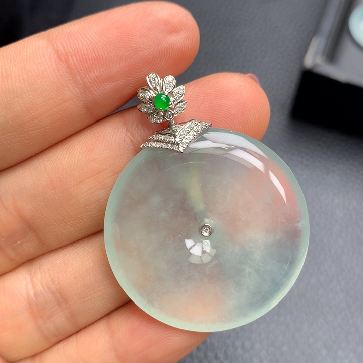 翡翠吊坠(不含链)18K金镶嵌