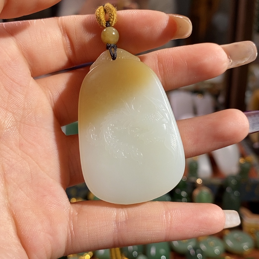 【闪购商品】吊坠(赠链)未镶嵌和田玉
