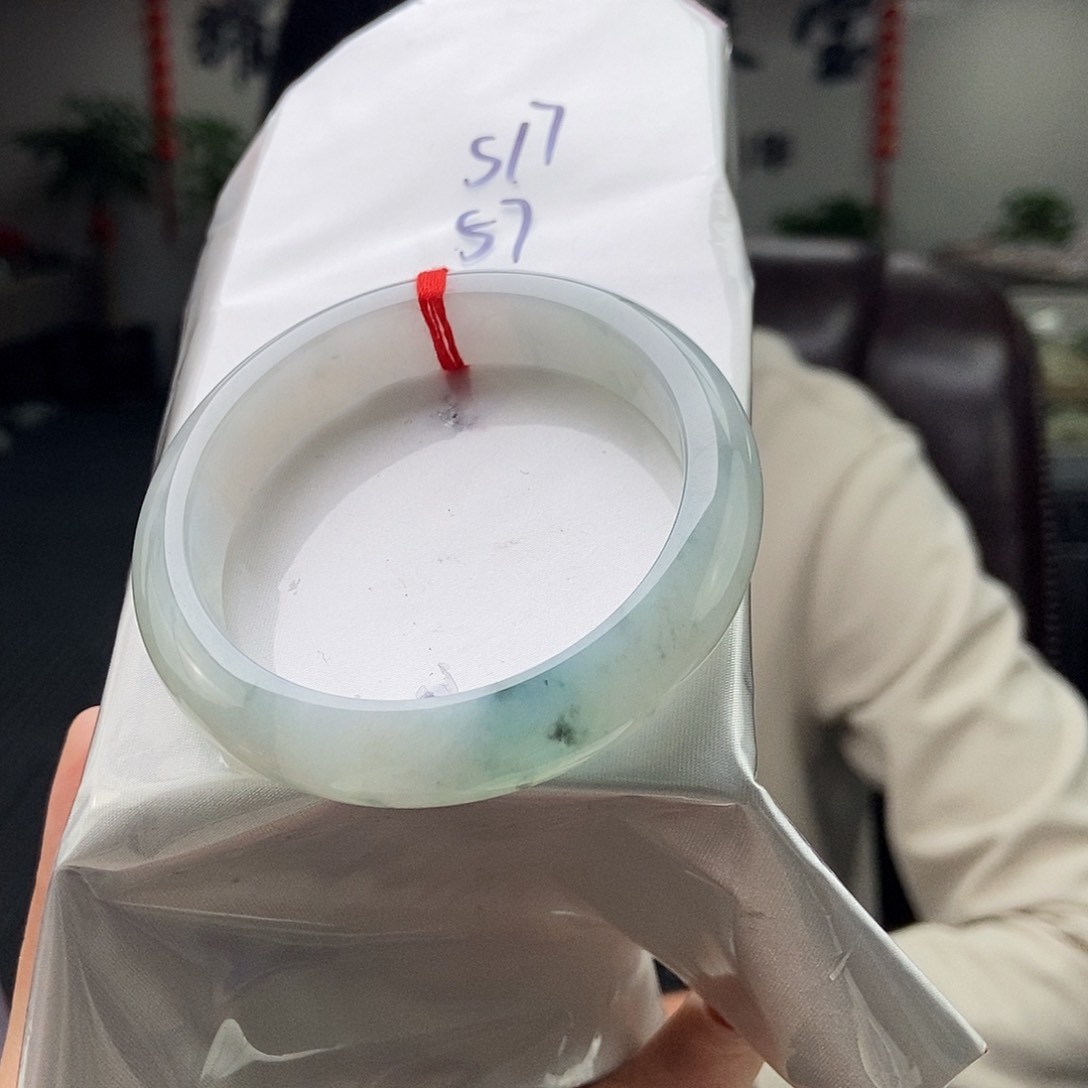 翡翠手镯未镶嵌拍一发一