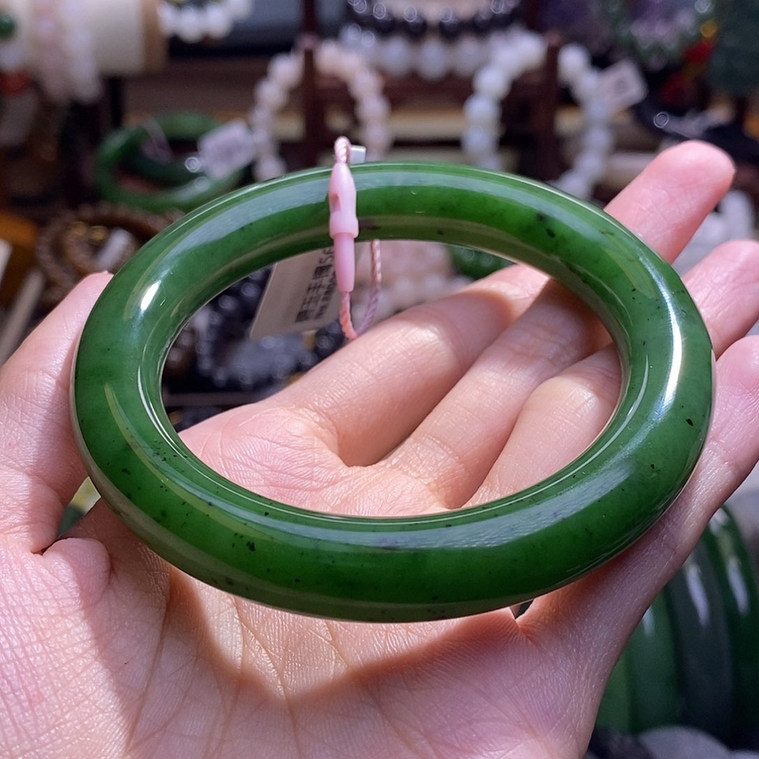 颈饰未镶嵌和田玉碧玉圆条手镯56.7圈口