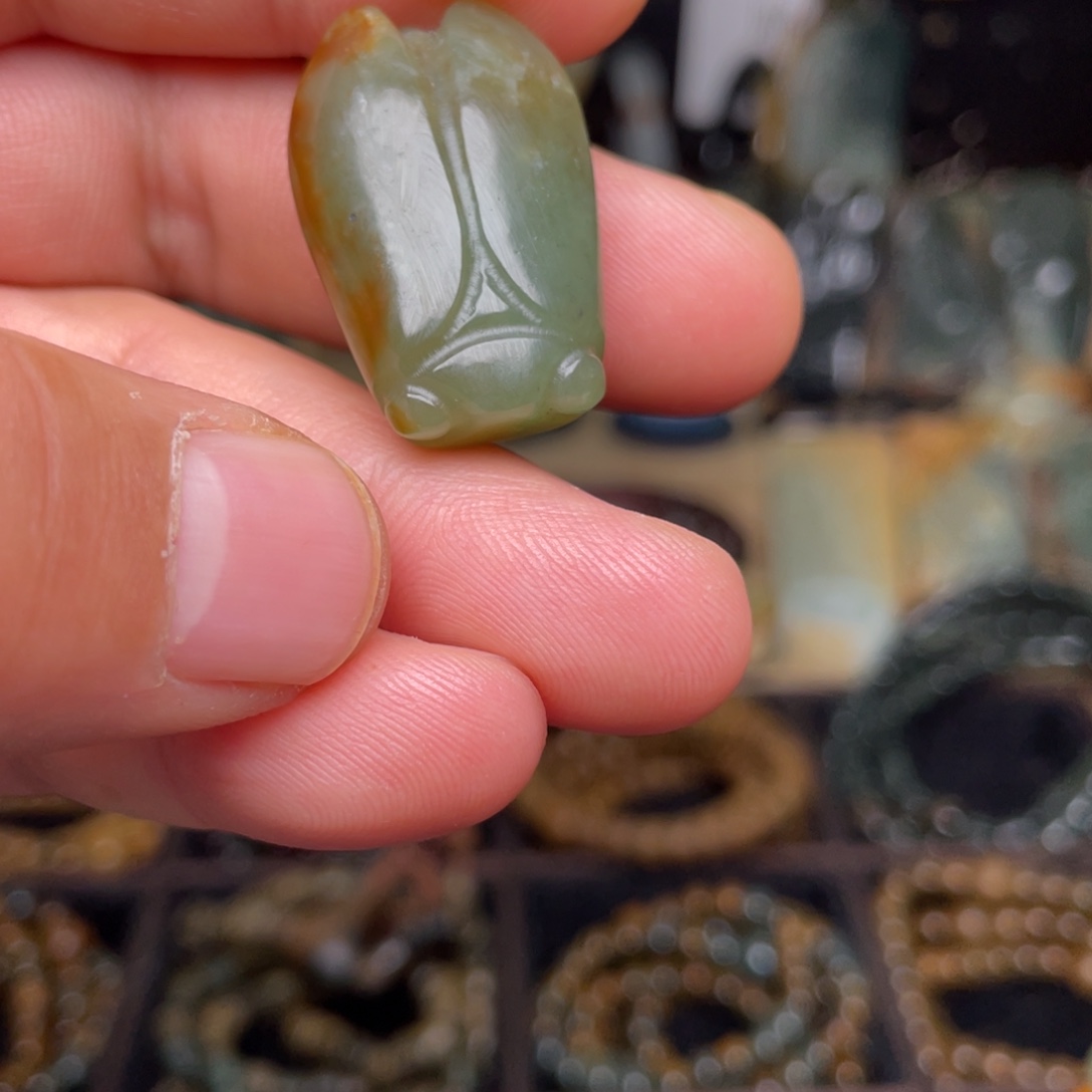 岫岩河磨玉（透闪石质玉）未镶嵌颈饰