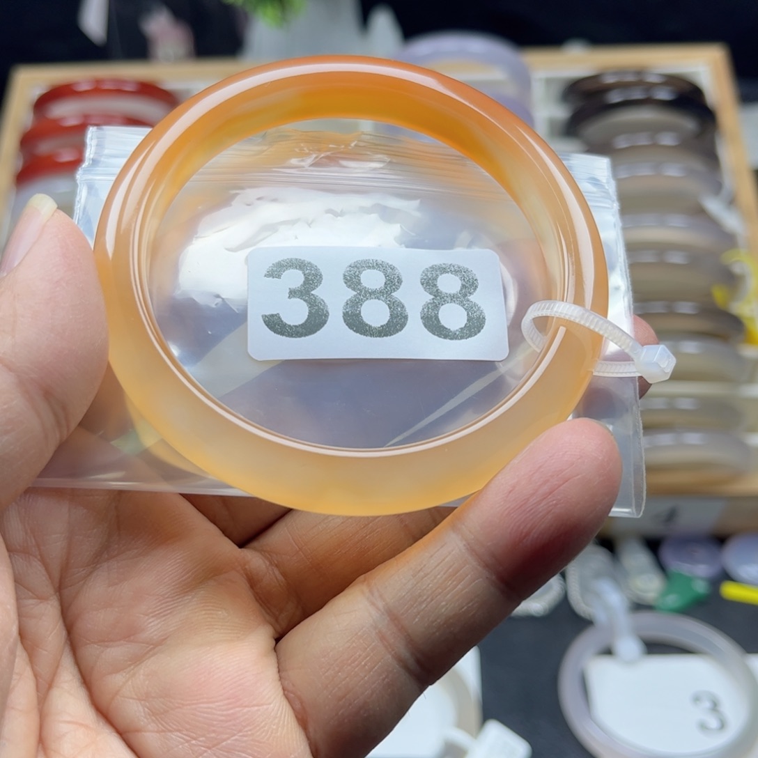 玛瑙/玉髓手镯未镶嵌62