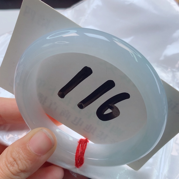 翡翠手镯未镶嵌白月光