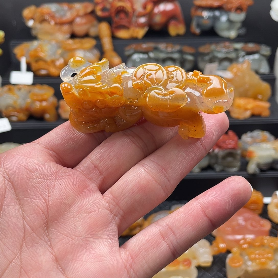 石英质玉（黄龙玉）未镶嵌貔貅