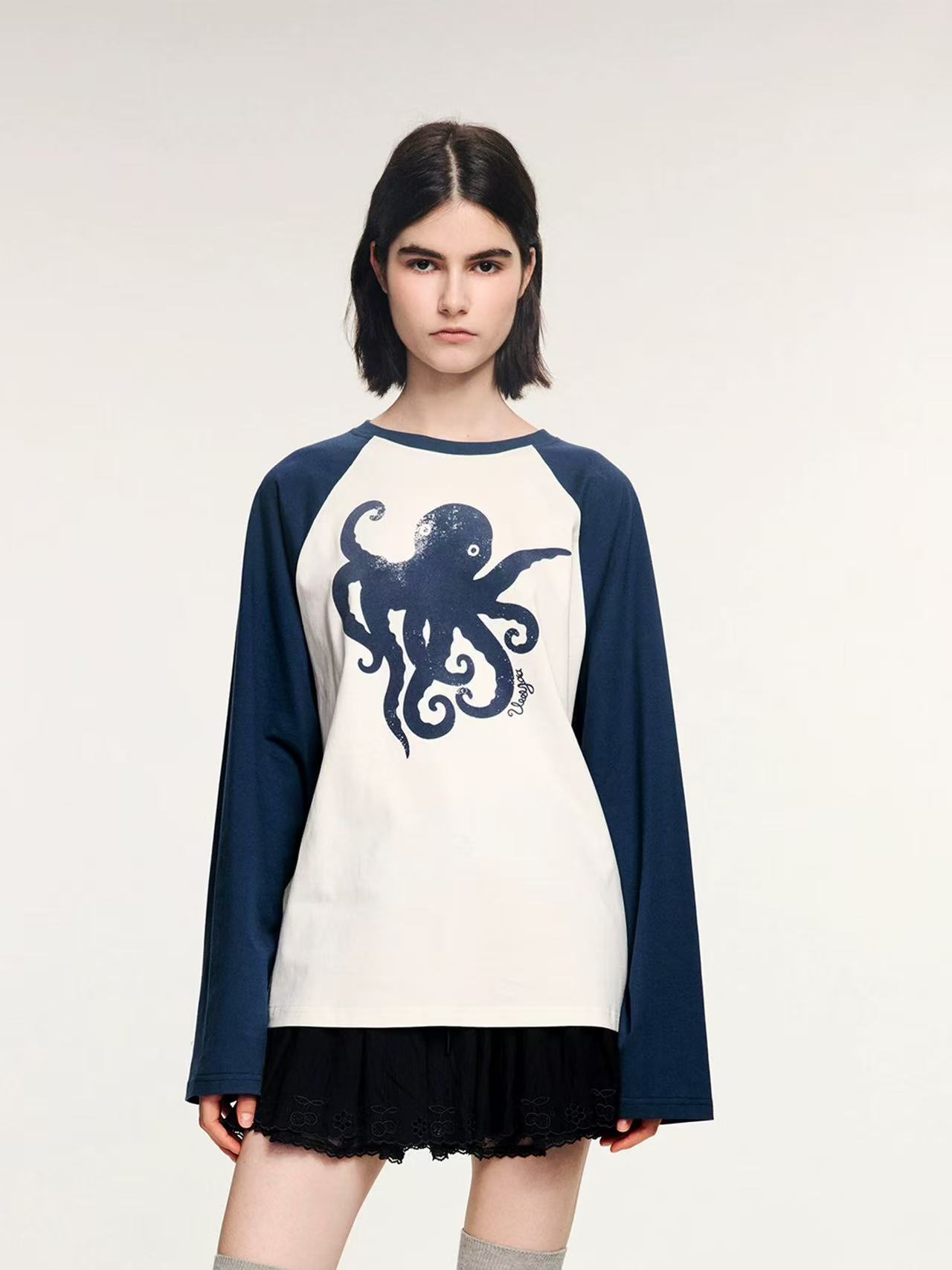 UOOYAA/乌丫2025冬季新款「奇幻海底」章鱼插肩袖T恤1499