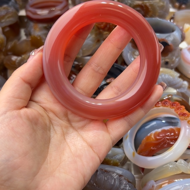 玛瑙/玉髓手镯未镶嵌爰**莓一共300