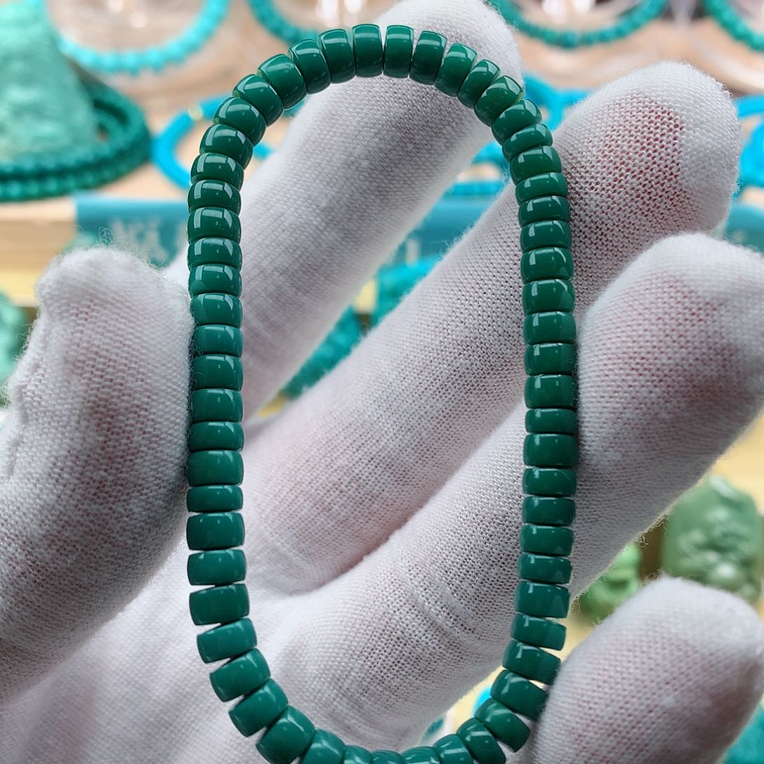 绿松石颈饰未镶嵌