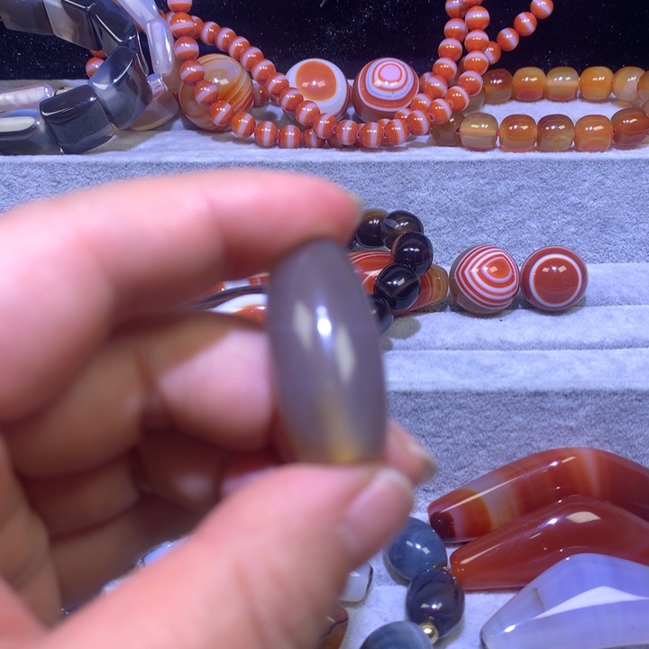 南红玛瑙合金颈饰