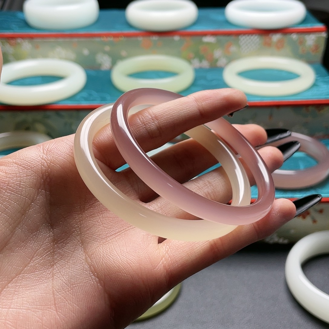 我***苗57+两只藕粉和葡萄籽叮当手镯