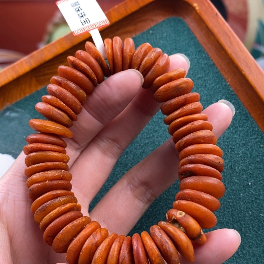 蜜蜡珠宝奇石未镶嵌