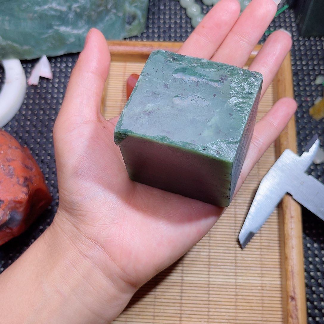 未镶嵌和田玉（子料）挂件
