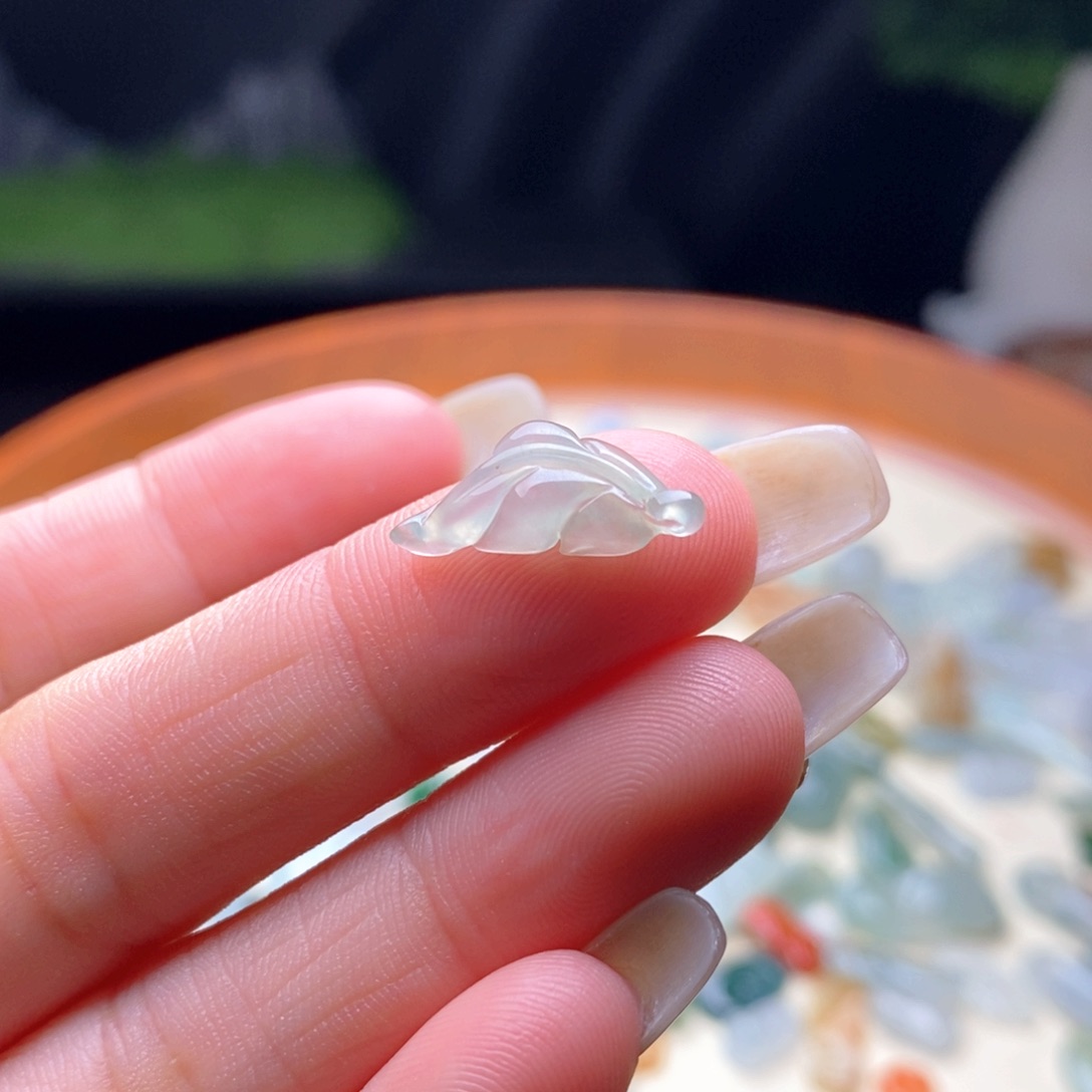 翡翠挂件未镶嵌翡翠
