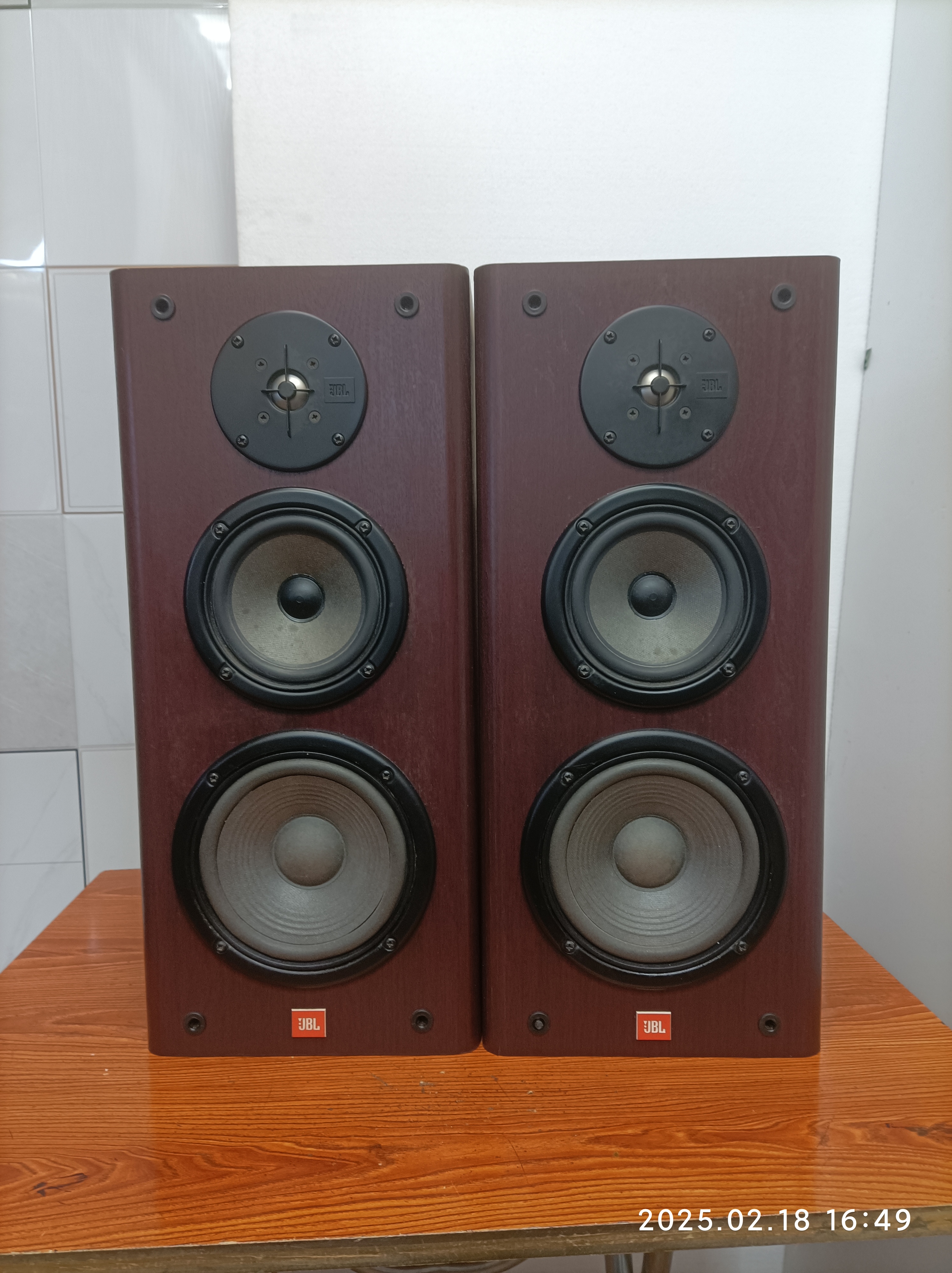 8新  二手J系列LⅩ400书架箱，不包邮。不退换货