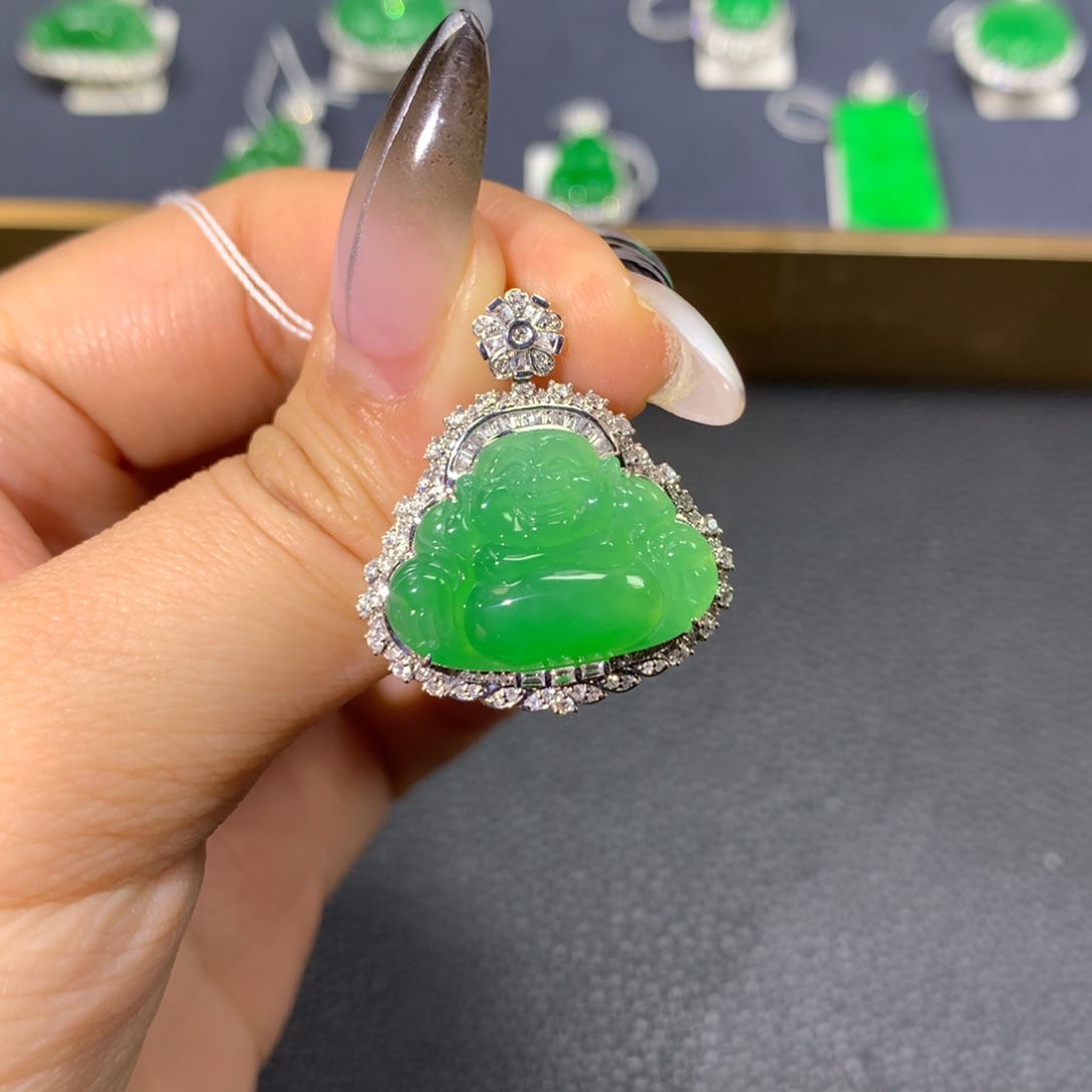 翡翠颈饰18K金镶嵌翡翠