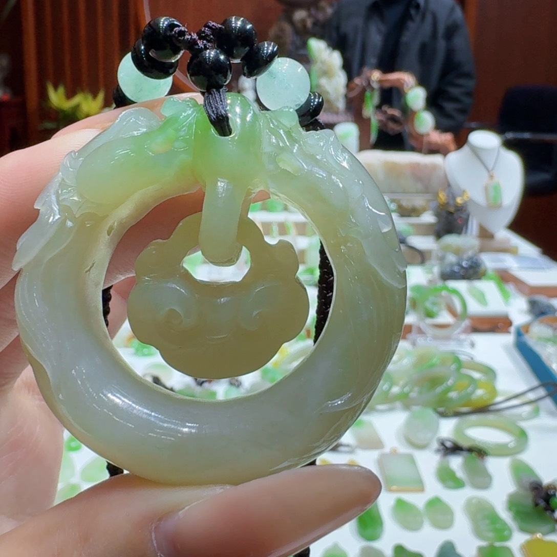 和田玉翠青双龙护主未镶嵌