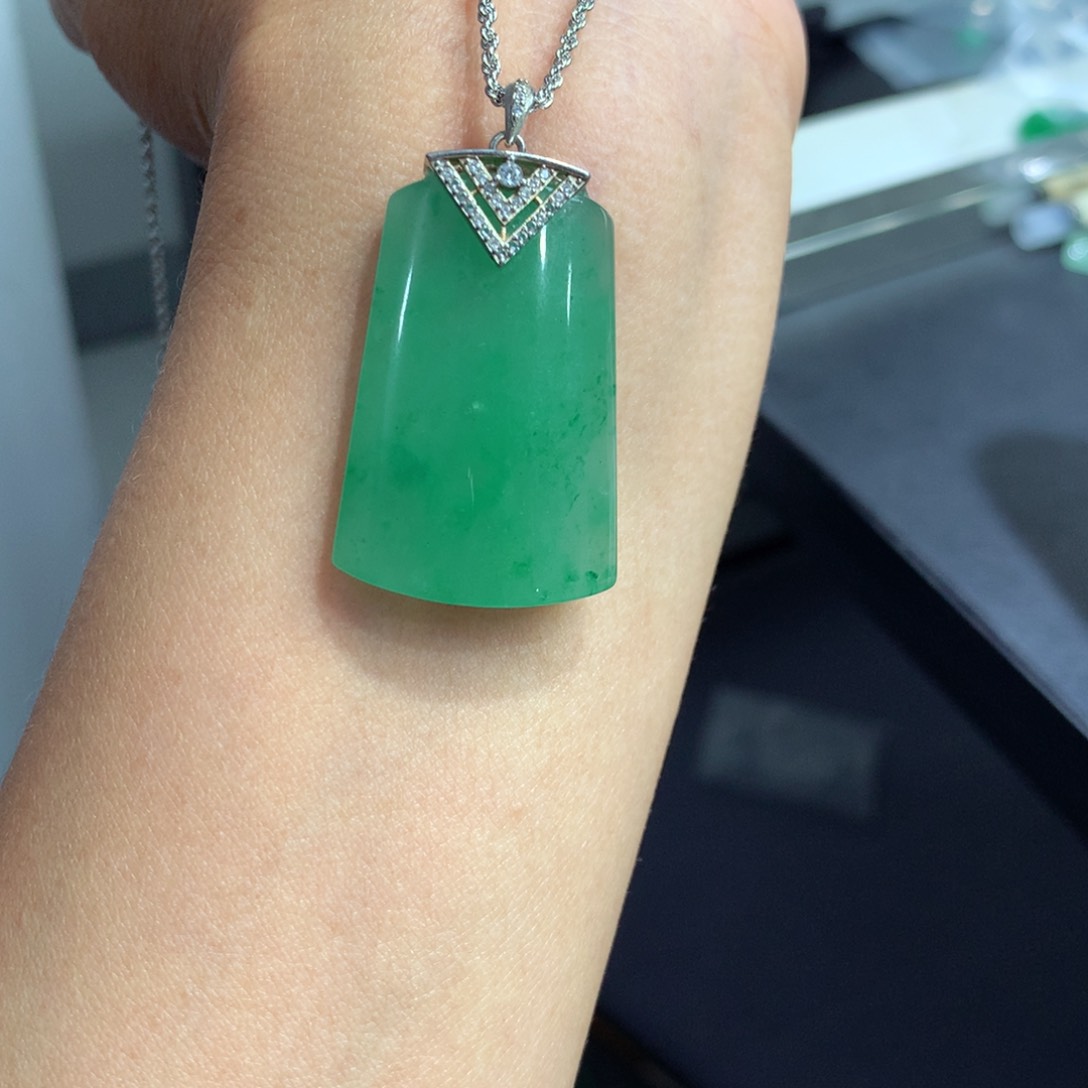 颈饰银S925镶嵌石英质玉（非洲翠）