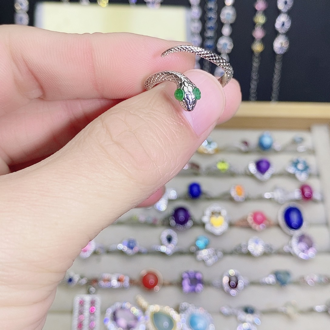 未镶嵌戒指祖母绿