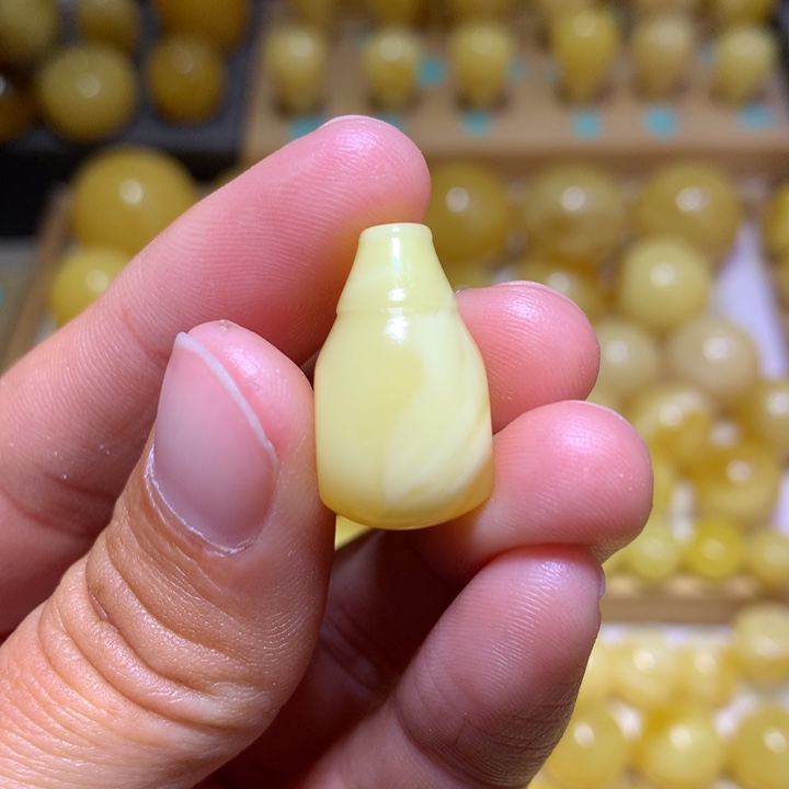 蜜蜡裸石未镶嵌天然俄料金白妖花三通12.6