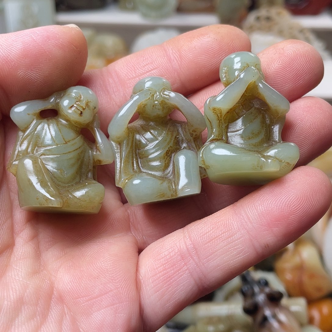 田***顺和田玉未镶嵌颈饰