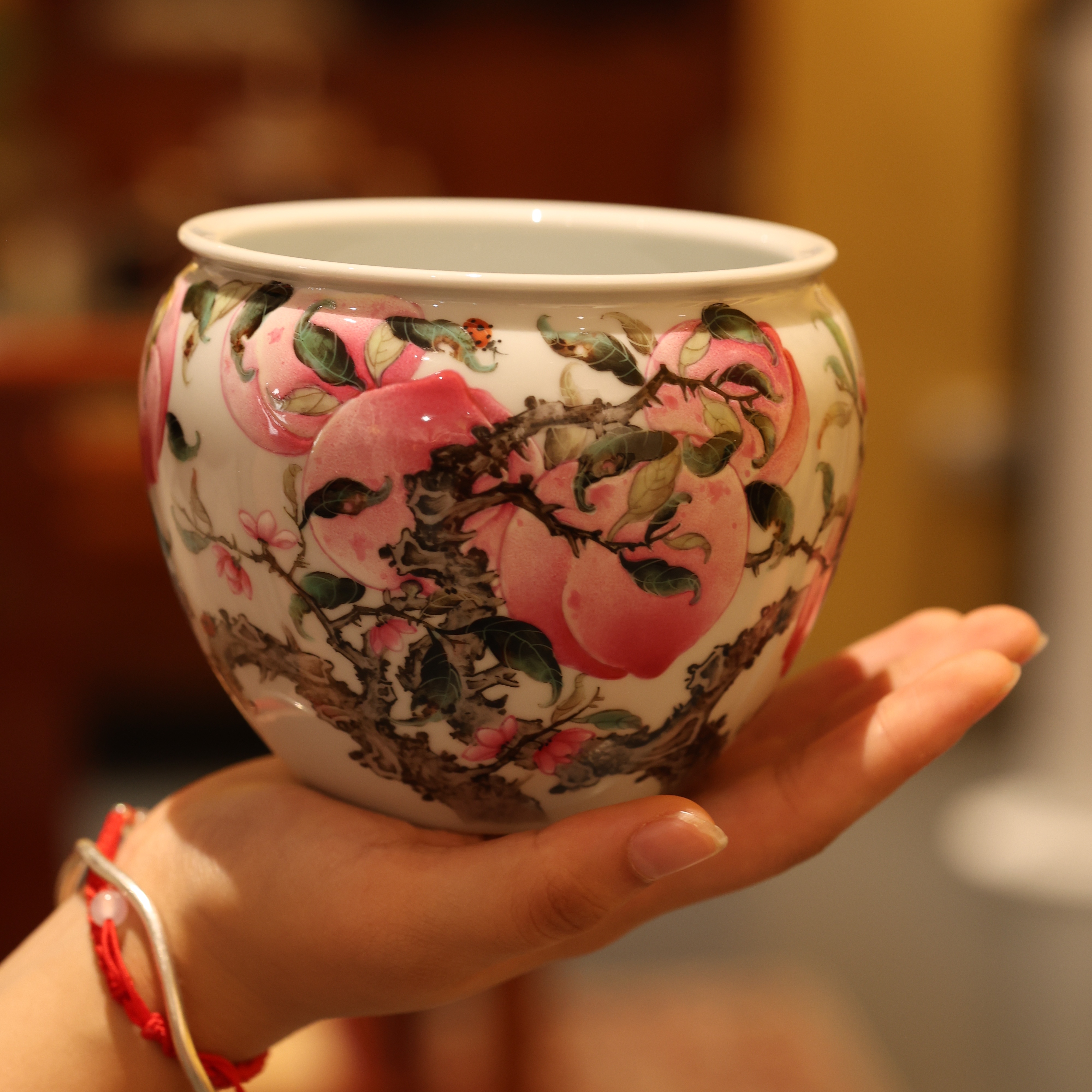 钟新春·国画九桃风水缸 水洗 景德镇 纯手工手绘