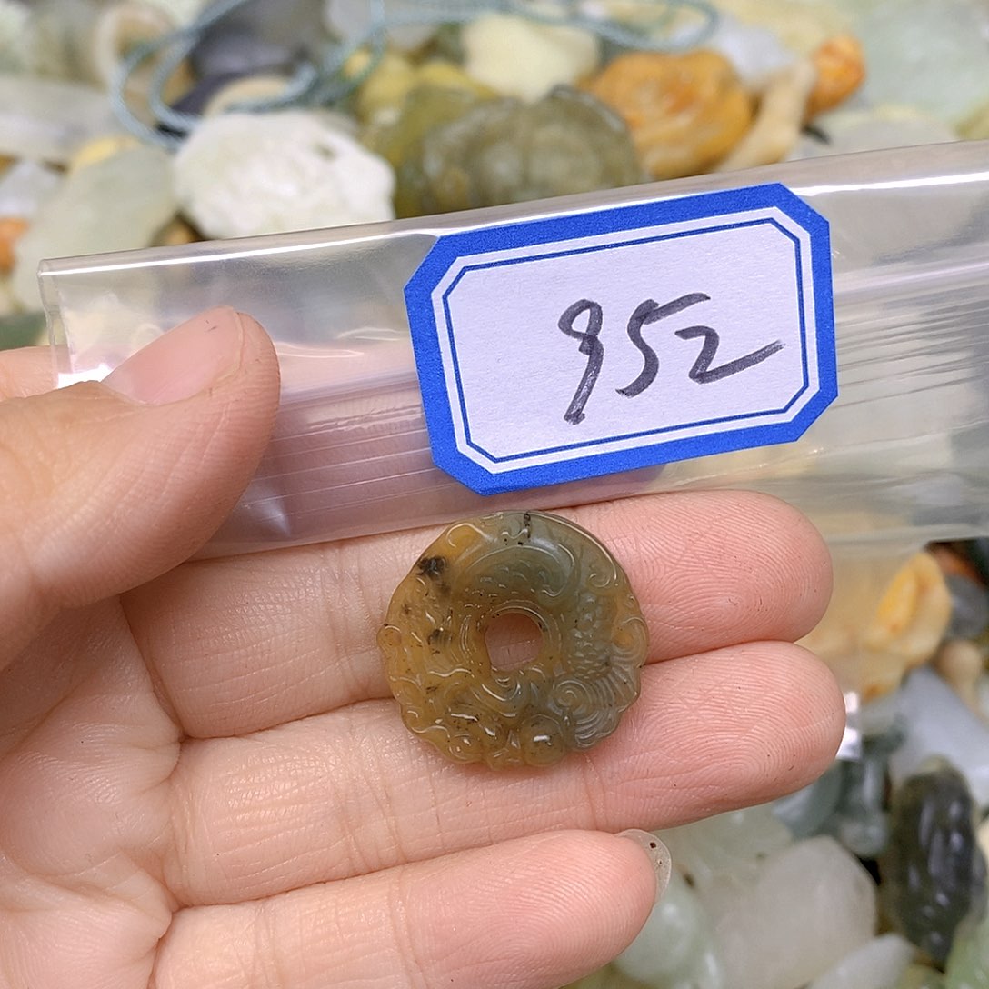 蛇纹石玉颈饰未镶嵌952