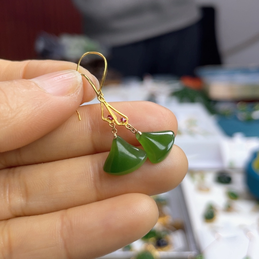 和田玉耳饰18K金镶嵌