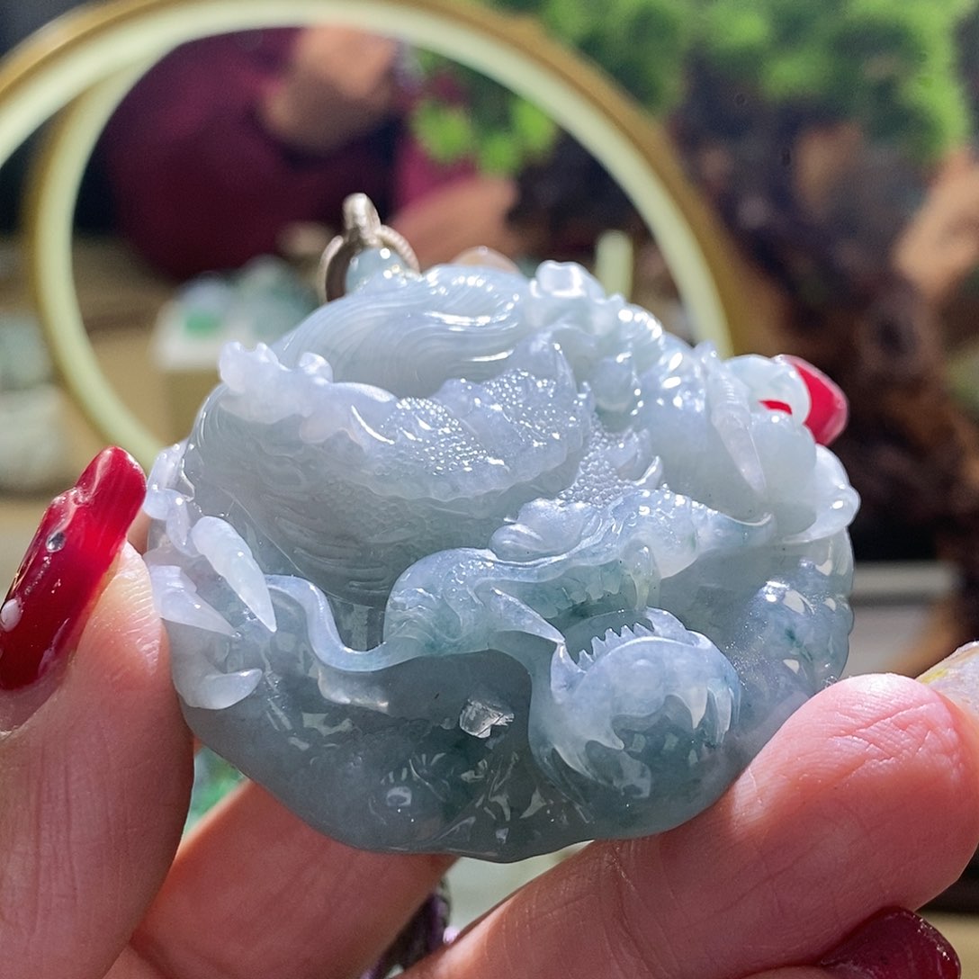 【闪购商品】翡翠颈饰未镶嵌龙牌