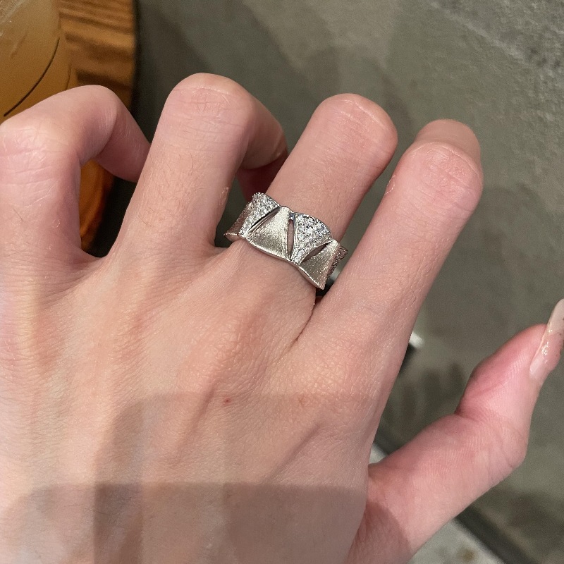 法式轻奢意大利中古风银杏叶镶钻拉丝戒指不规则JZ032