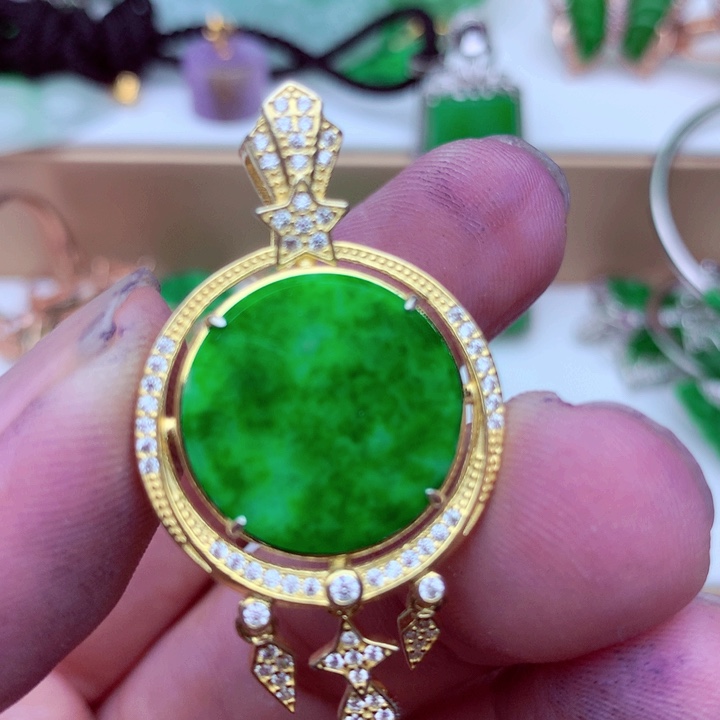 翡翠未镶嵌吊坠(不含链)