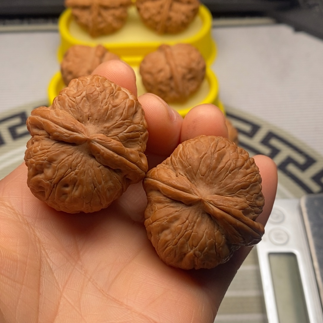 大***。文玩核桃吊坠元宝40