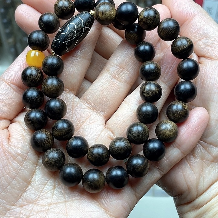 沉香手串屈*绿奇楠留疤料