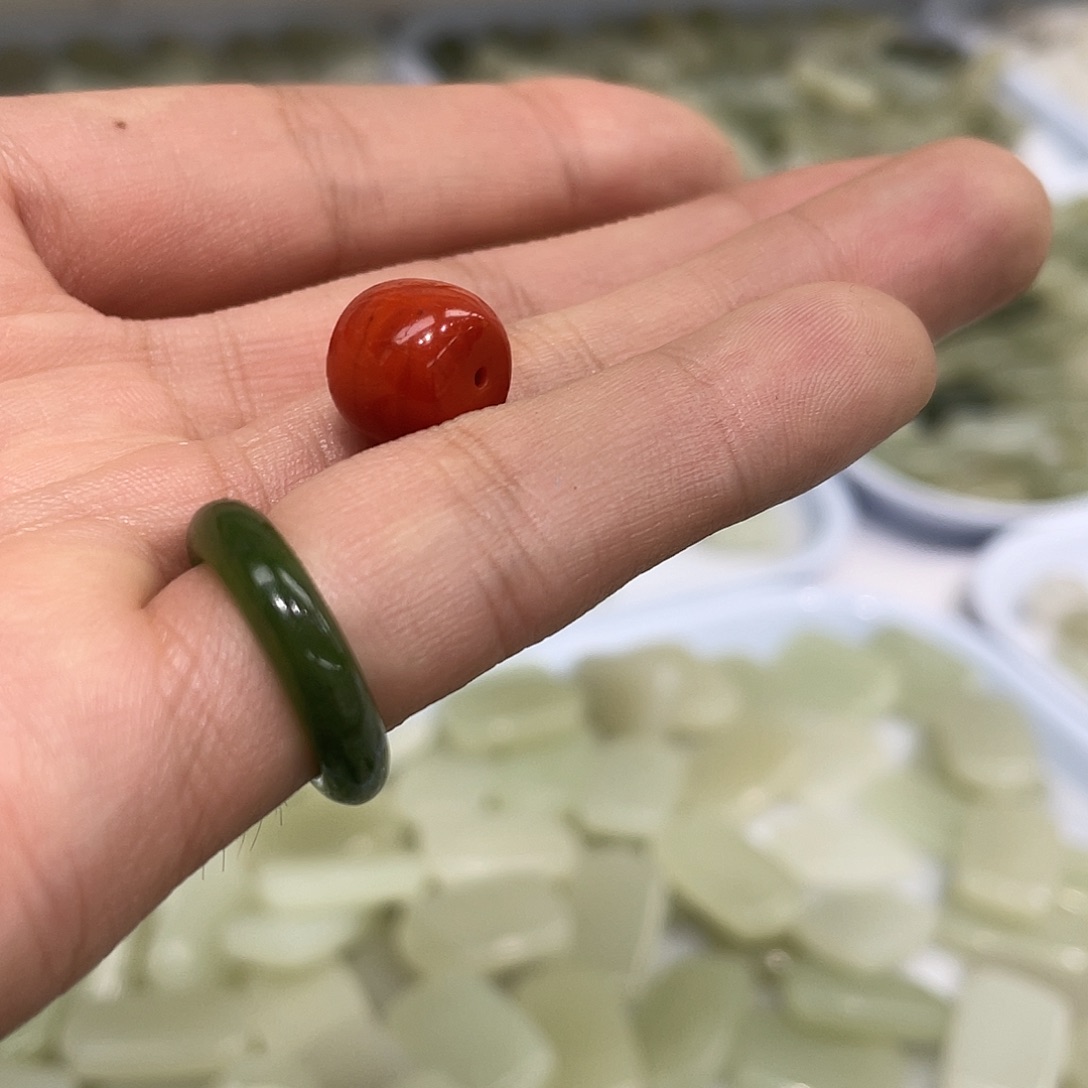 南红玛瑙未镶嵌颈饰