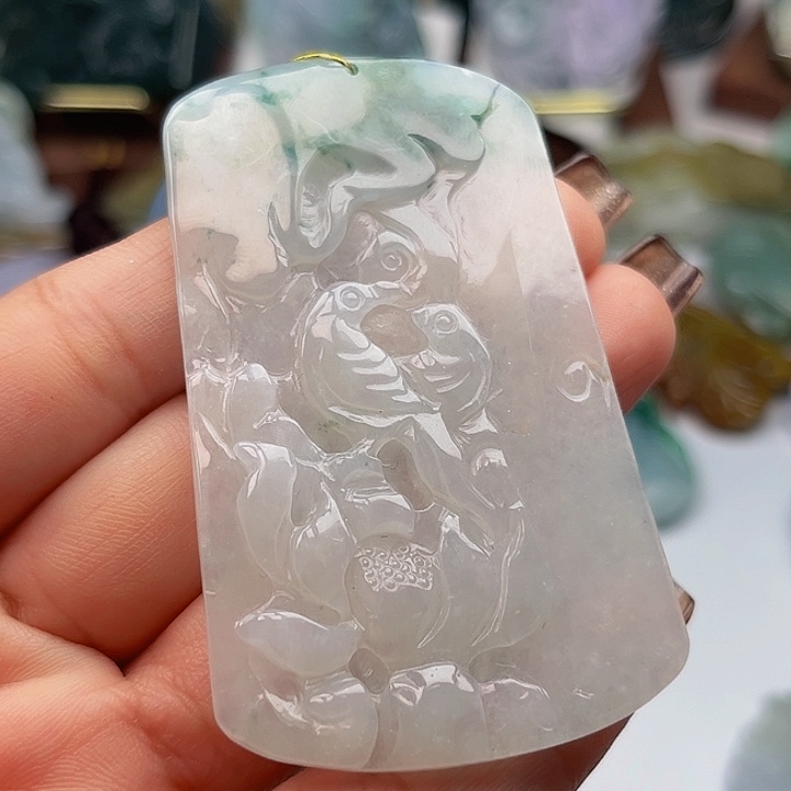 翡翠未镶嵌颈饰挂件