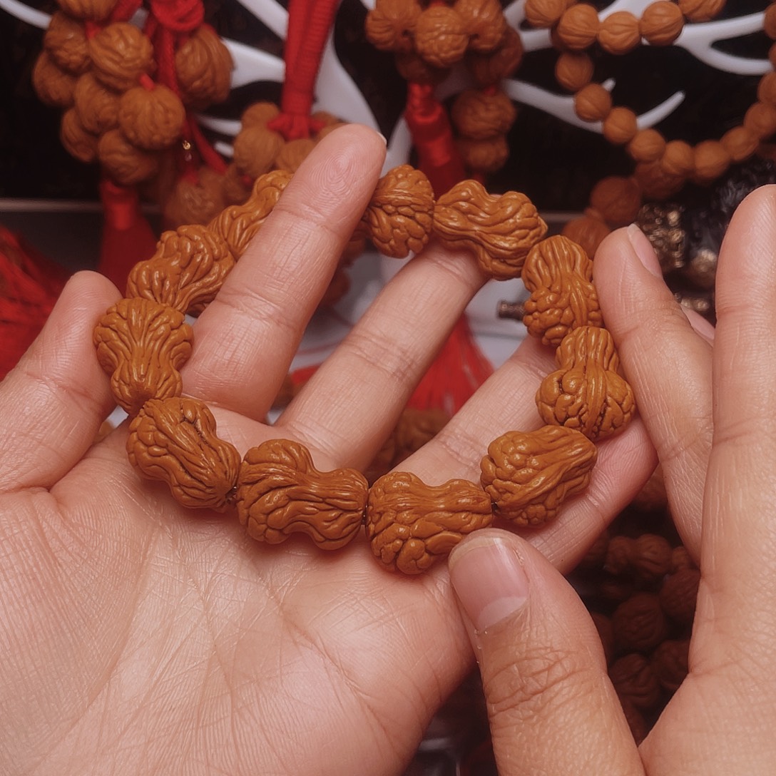 桃核吊坠龙纹桃枭