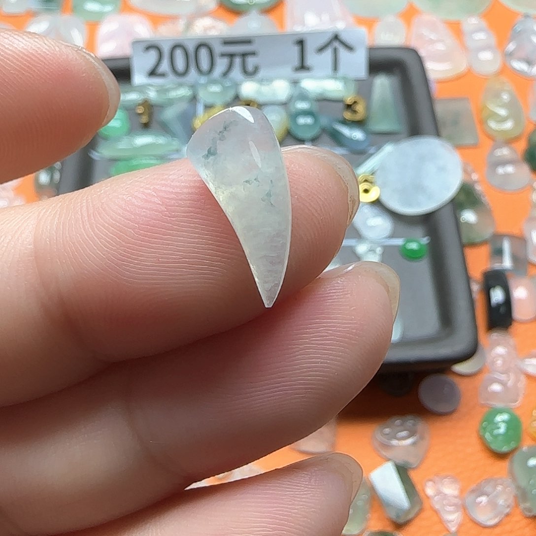 定制翡翠未镶嵌翡翠