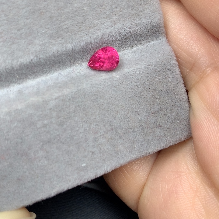 尖晶石裸石1.24ct马亨盖水滴