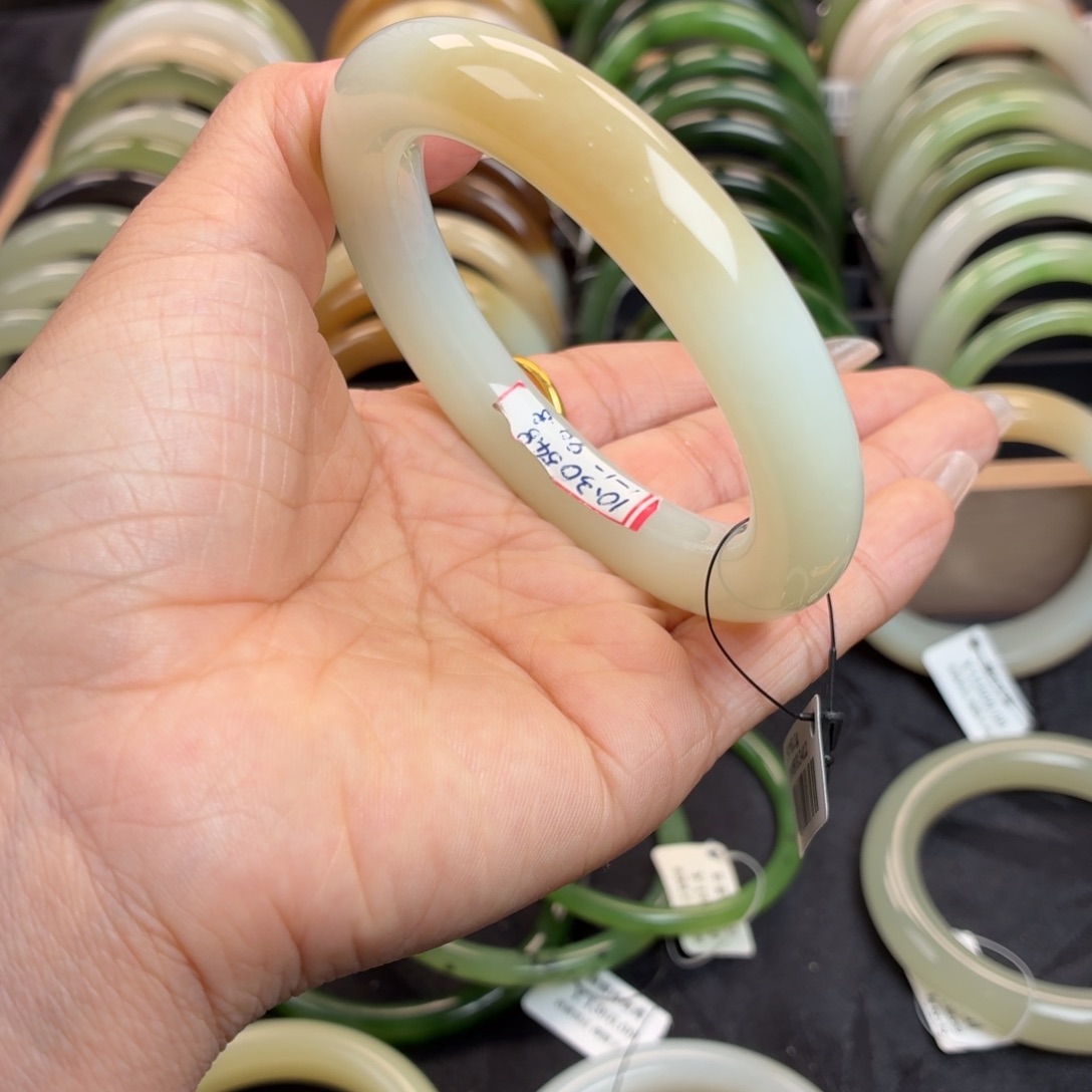 和田玉未镶嵌手镯糖白圆条26