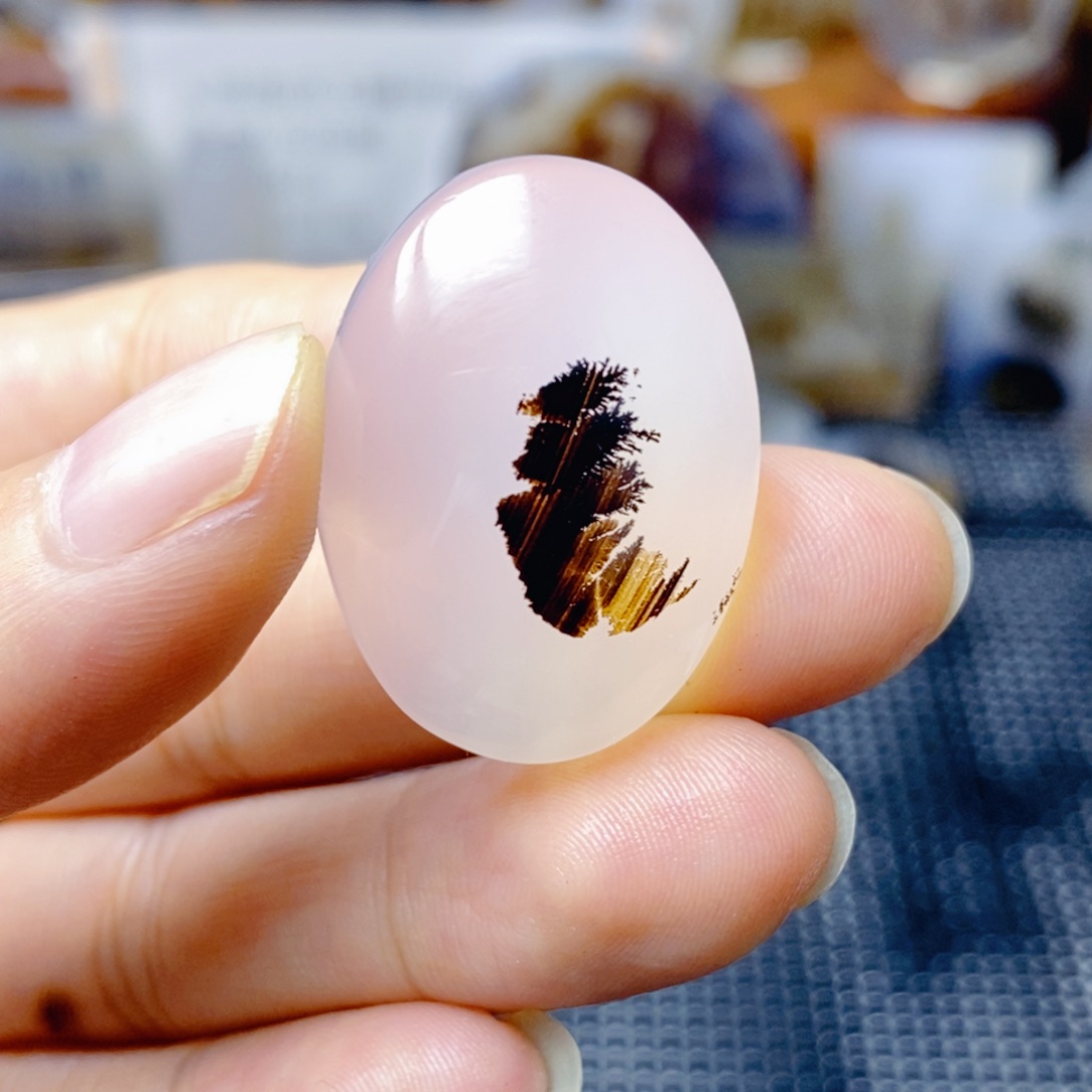 玛瑙/玉髓未镶嵌珠宝奇石