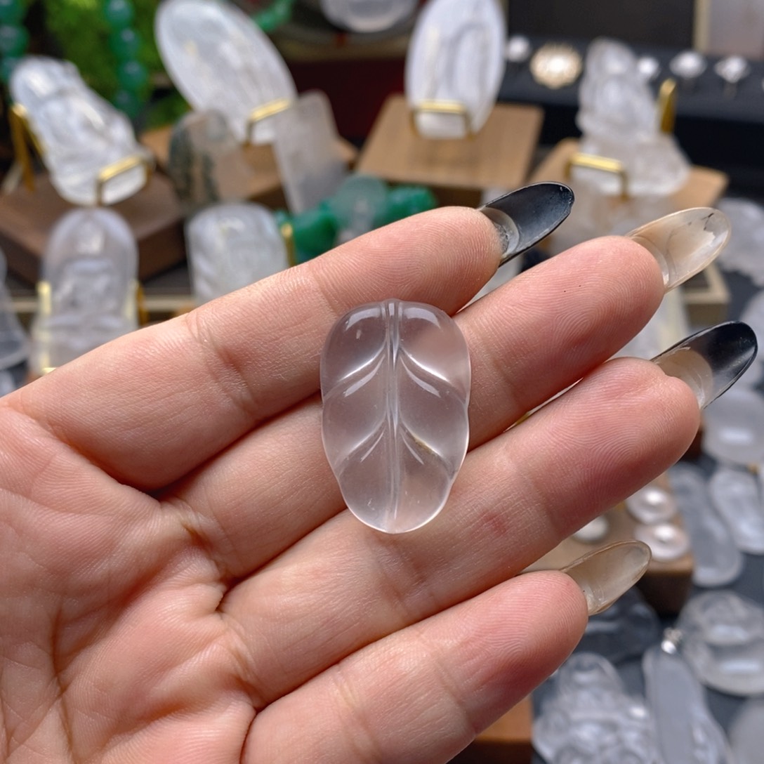 石英质玉颈饰未镶嵌