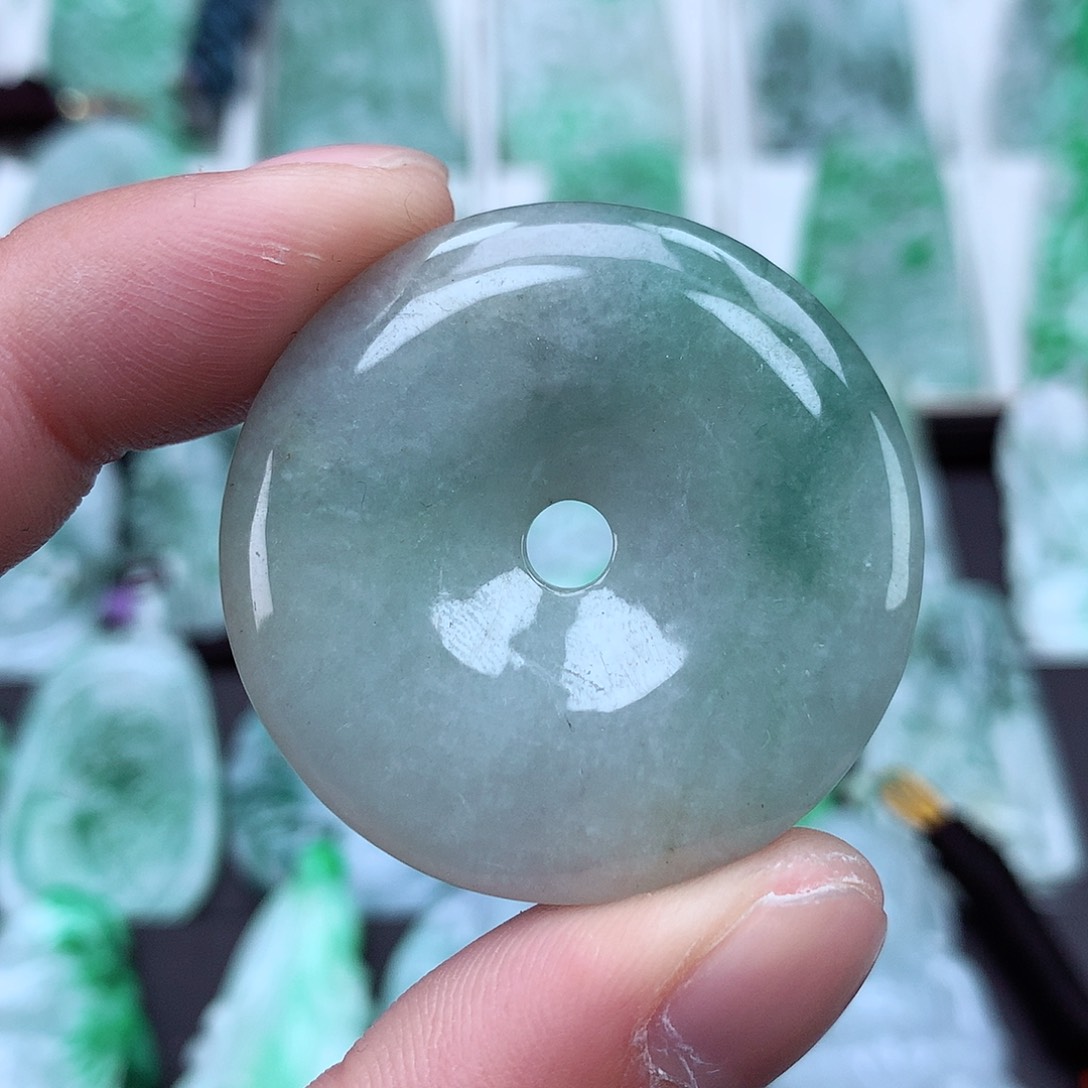 翡翠颈饰未镶嵌翡翠吊坠