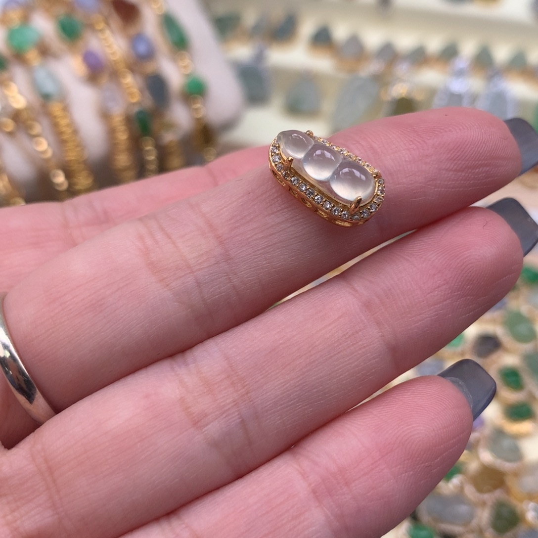 翡翠银S925镶嵌颈饰豆子