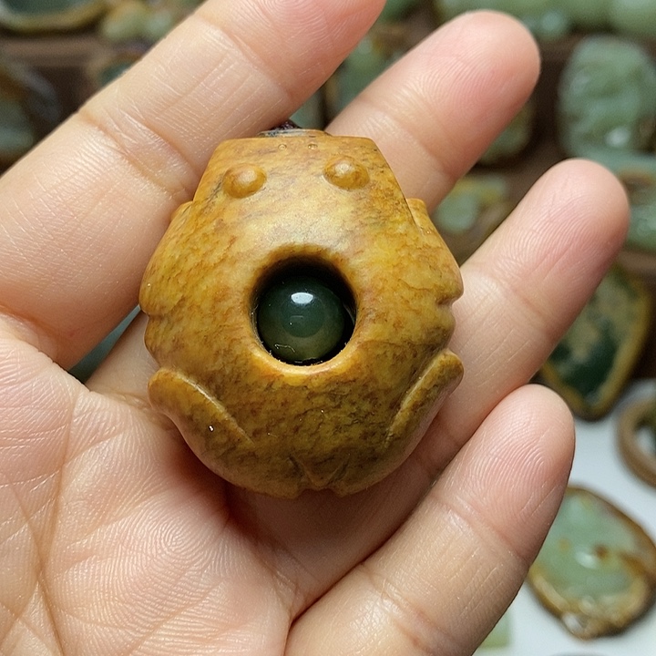 沙***鸥岫岩河磨玉（透闪石质玉）未镶嵌颈饰