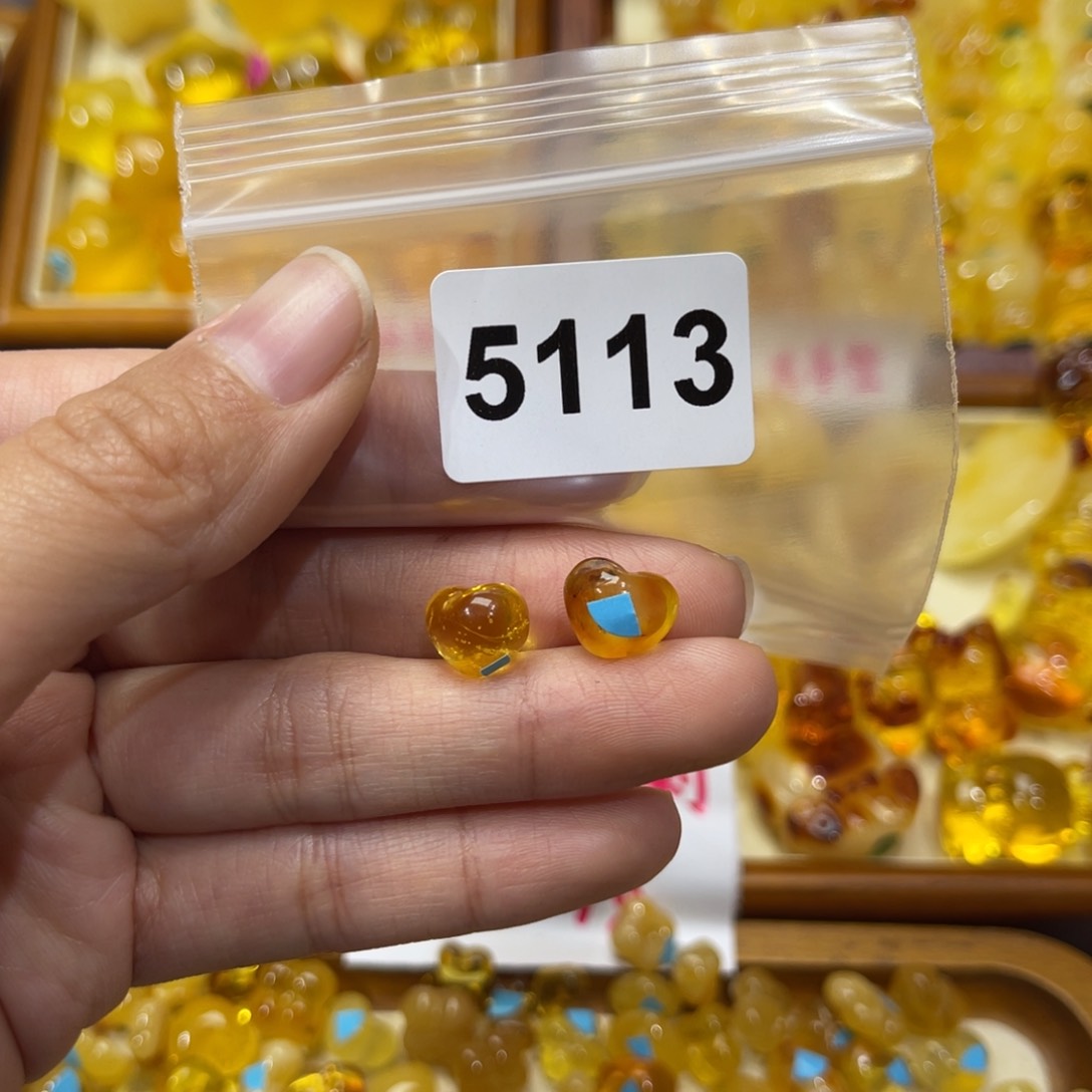 琥珀珠宝奇石未镶嵌