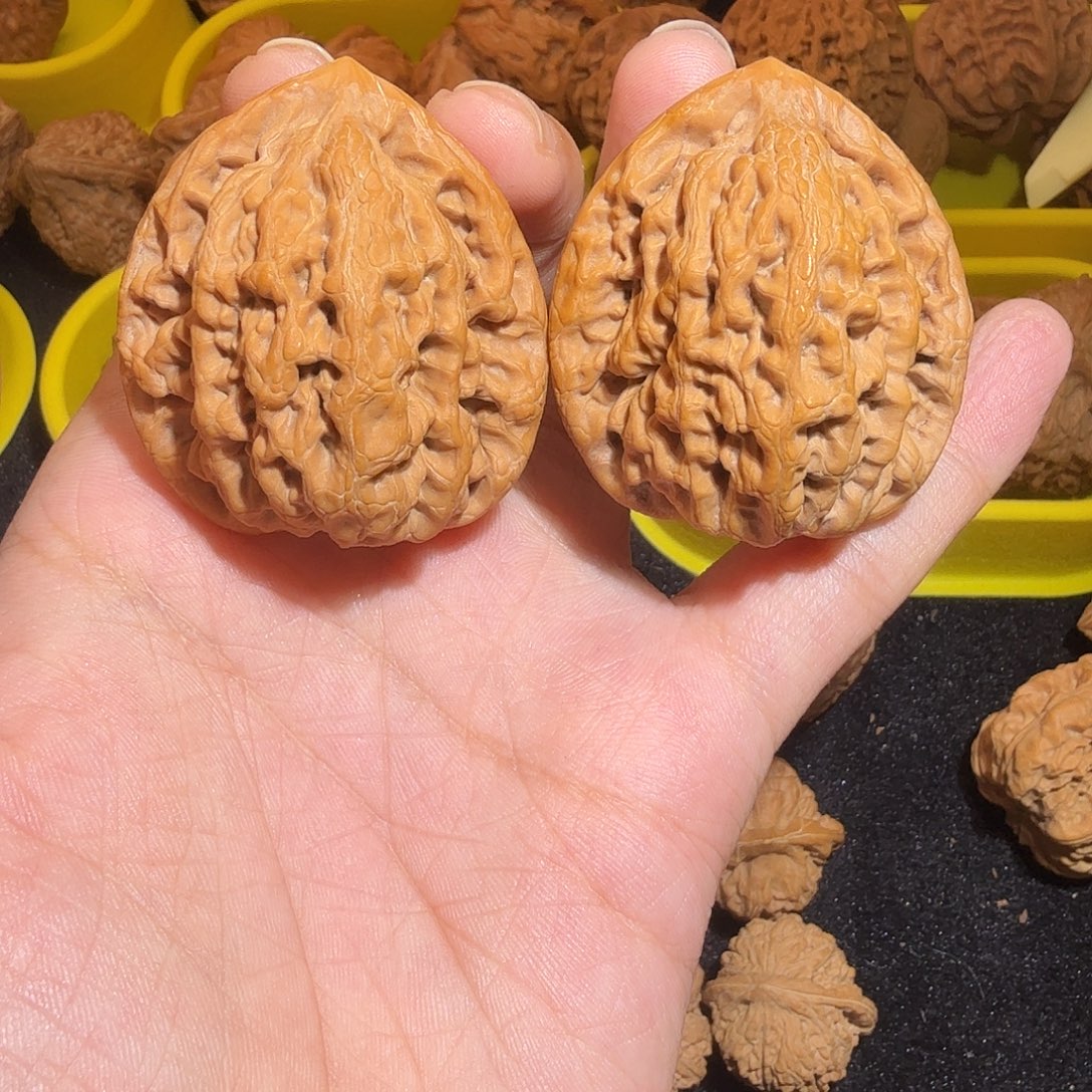 文玩核桃吊坠金公子