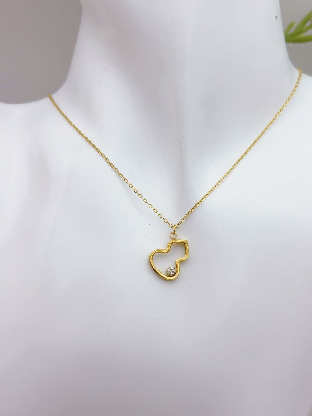 钛钢项链 【Kiss娜】钛钢3860时尚镂空葫芦加锆项链