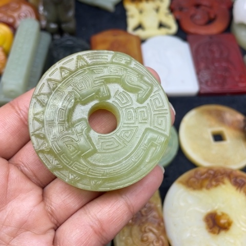 蛇纹石玉颈饰未镶嵌53