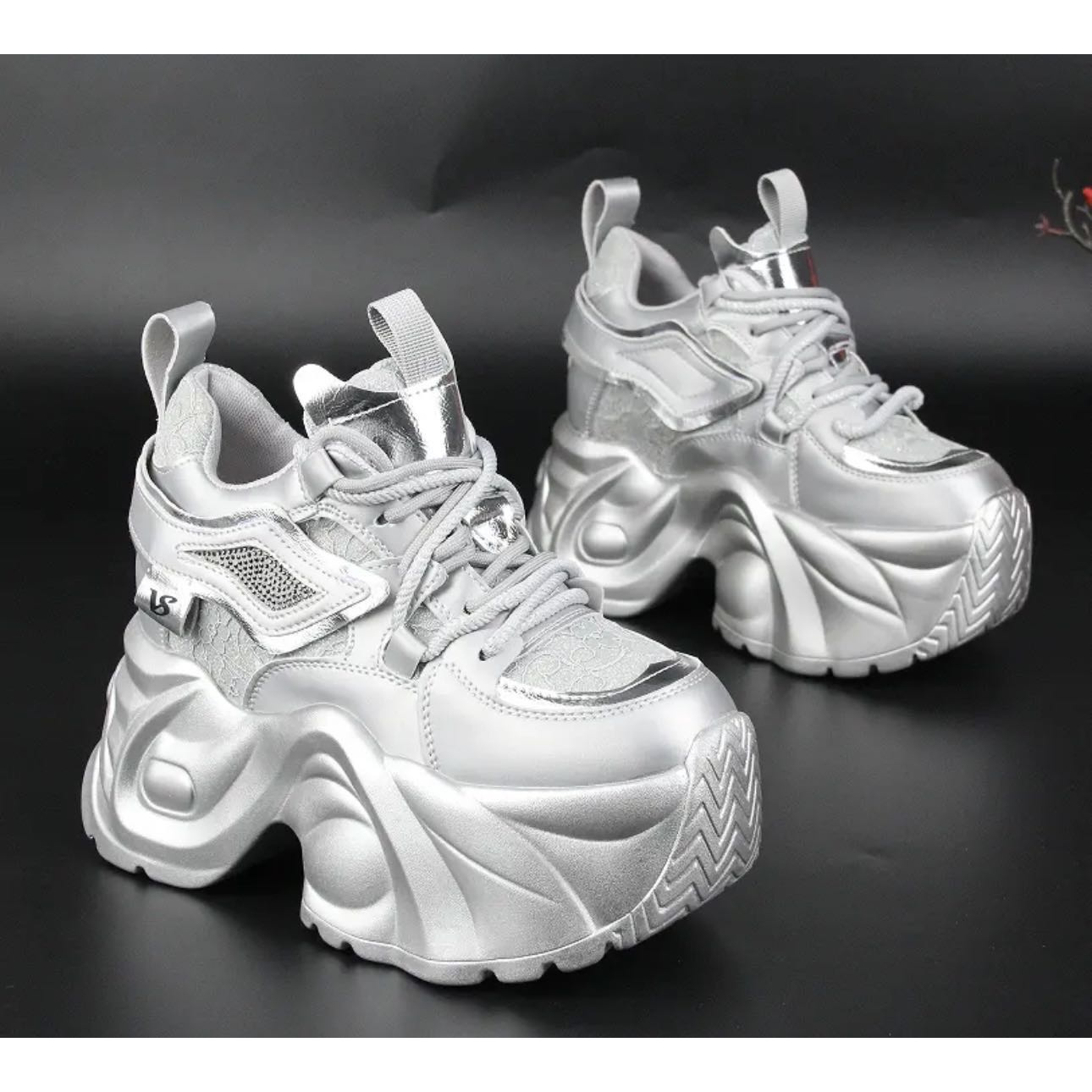 新款秋季潮流松糕鞋超厚底增高女鞋酷炫小白鞋10CM时尚百搭