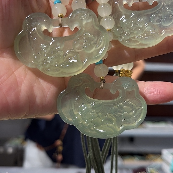 岫玉未镶嵌毛衣链